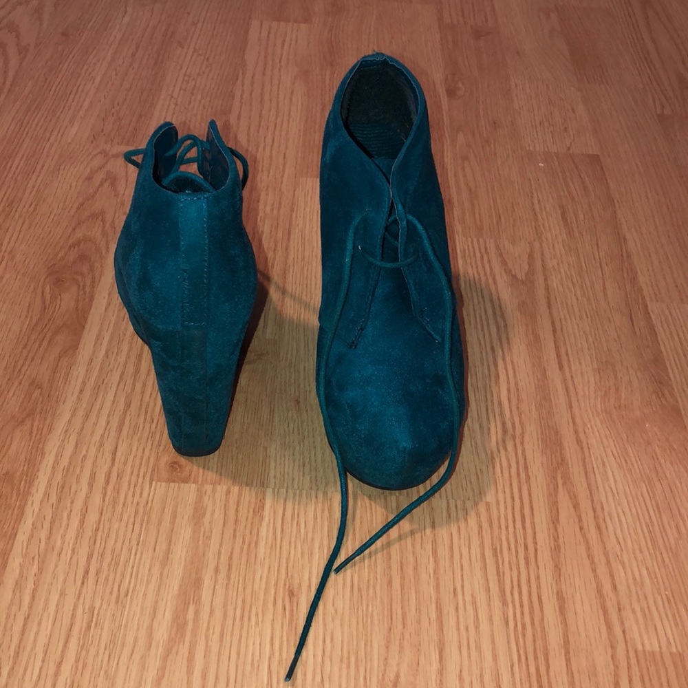 Emerald green tie-up wedges